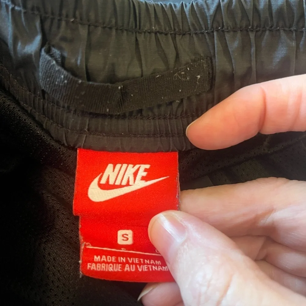 Vintage Y2K Men’s Nike Track Pants Sz S Nylon Joggers Button Closure Zip Pocket